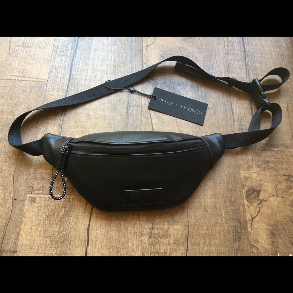 ❌ SOLD ❌Kendall and Kylie Black Leather Fanny Pack
